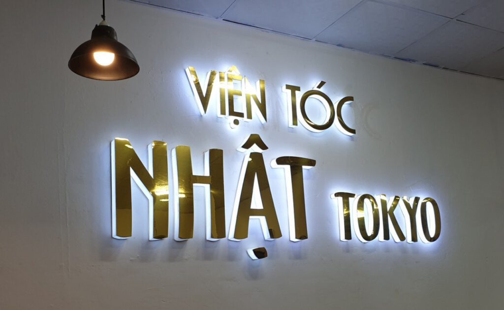 Bảng Hiệu Treo Tường