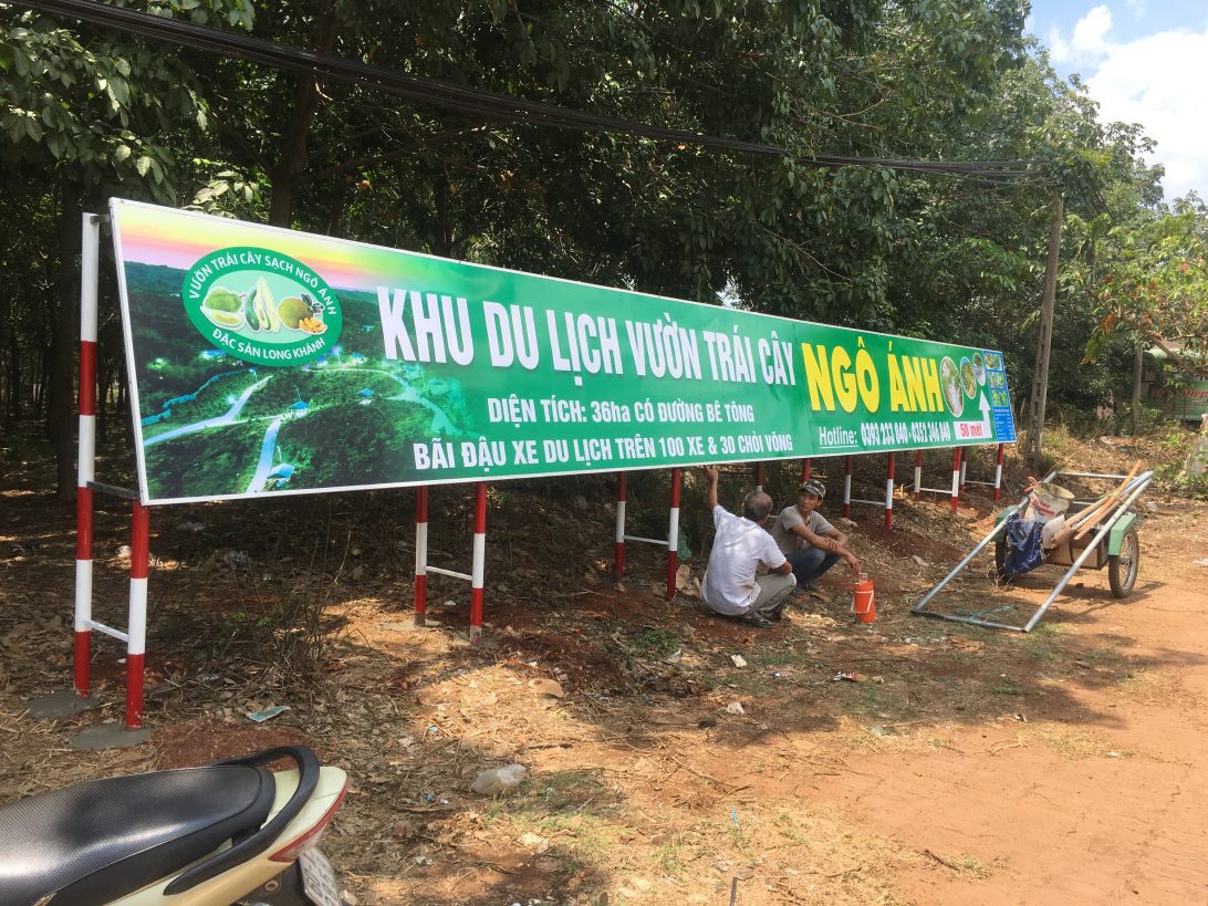 Biển Quảng Cáo Lớn Thể Hiện Được Nhiều Thông Tin