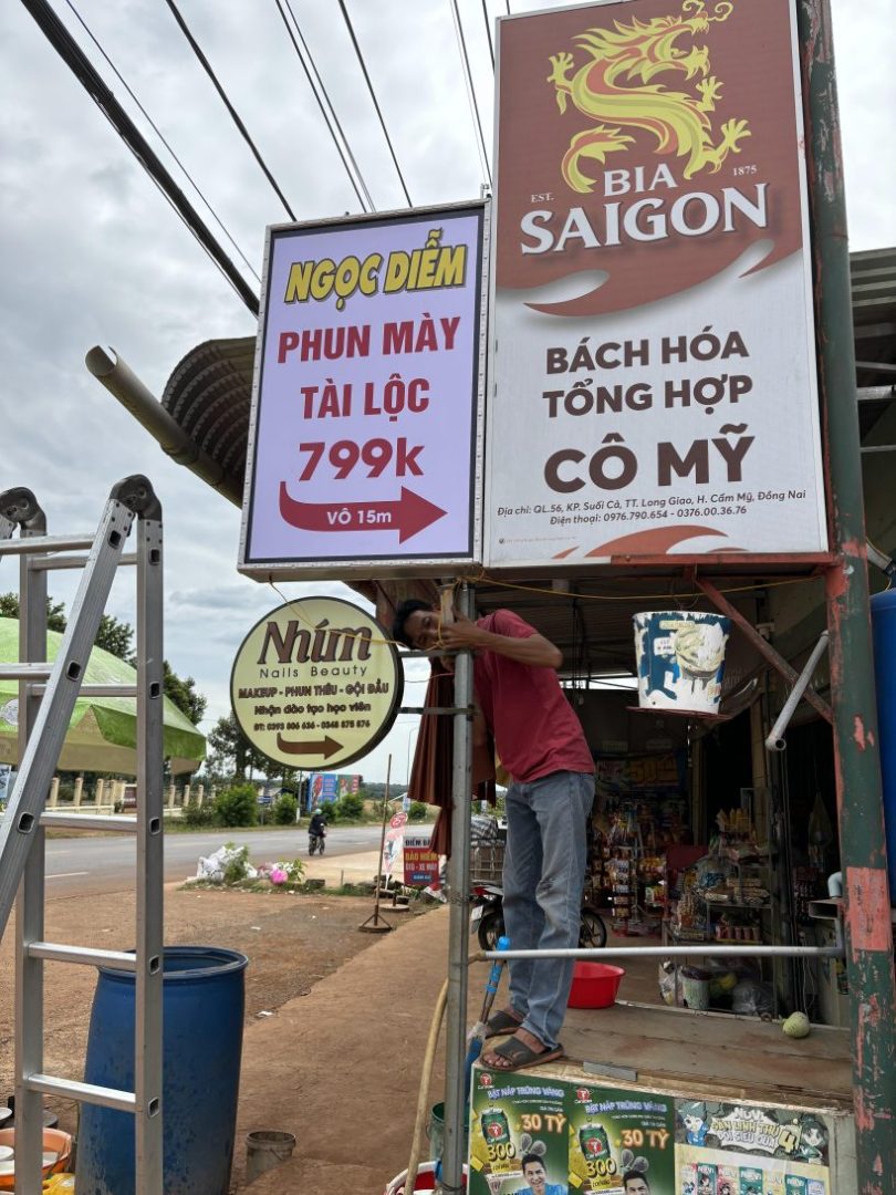 Làm Bảng Hiệu Treo Chất Lượng, Giá Thành Tốt Tại Long Khánh
